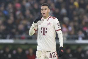 记者：穆西亚拉预计伤缺8周，球员希望赶上欧冠决赛+欧国联半决赛